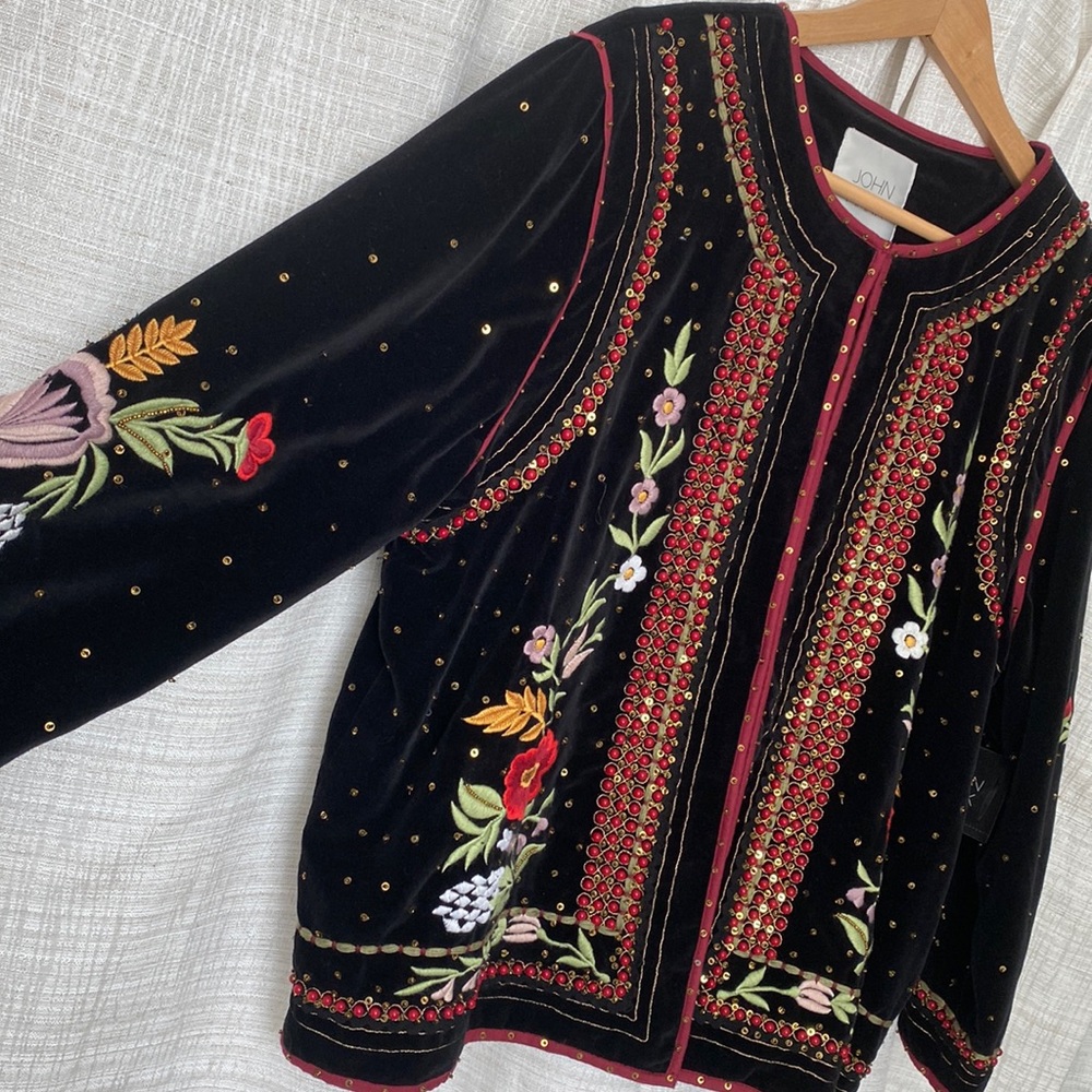 WORK OF ART ❤️‍🔥 Velvet Embroidered and Beaded Jacket